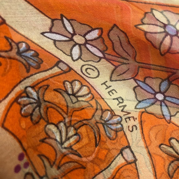 Hermes L’abre de vie Scarf. Hand rolled.  Silk - Picture 6 of 16
